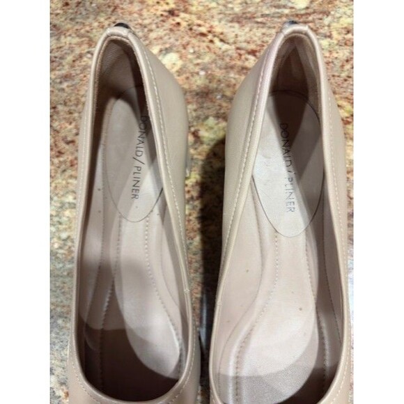 DONALD J. PLINER Corin Beige Leather  block heels SZ 9 1/2M - Picture 11 of 14